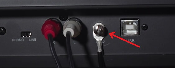 ground wire connected to turntable ground lug