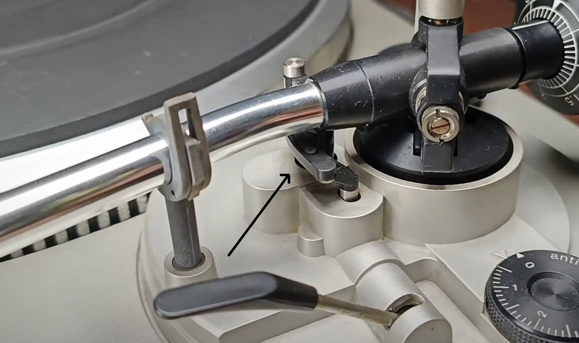 tonearm rest