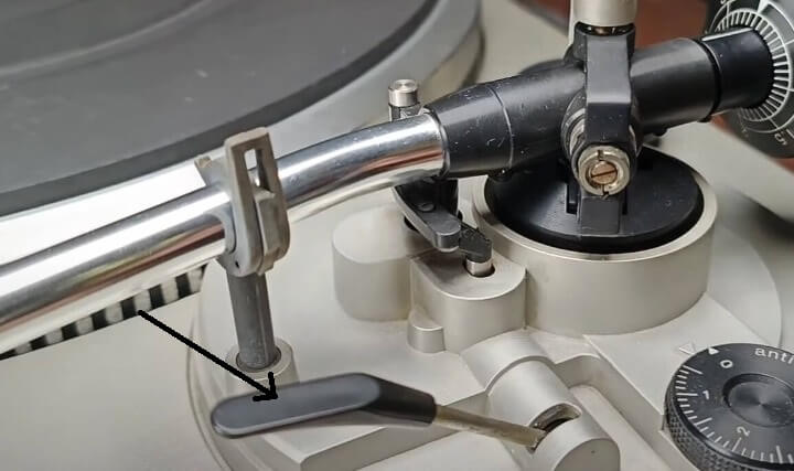 turntable cueing device