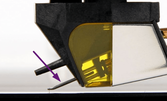 an image showing zoomed in cantilever of a cartridge