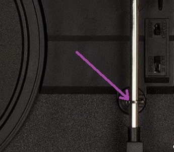 an image showing tonearm hold down clip