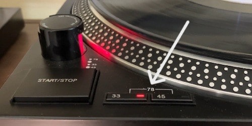 an image showing 33 35 and 78 rpm speed buttons
