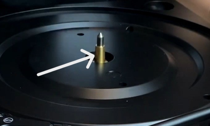 an image showing drive shaft of direct drive turntable