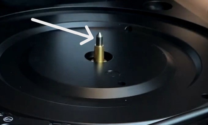 an image showing spindle of direct drive turntable