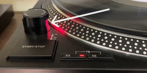 an image showing strobe dialer and strobe light closer look