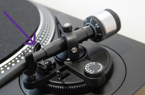 an image showing tonearm lift mechanism