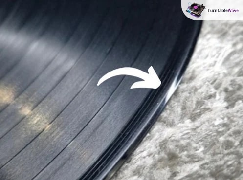 an image showing run-in or lead-in groove